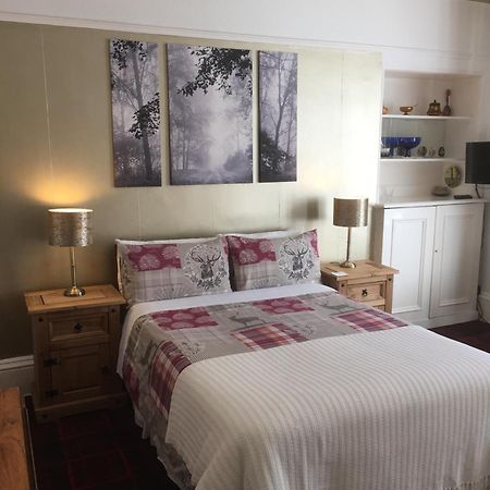 Tanglin Guest House Оубън Екстериор снимка