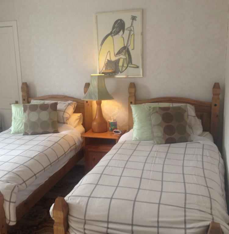 Tanglin Guest House Оубън Стая снимка